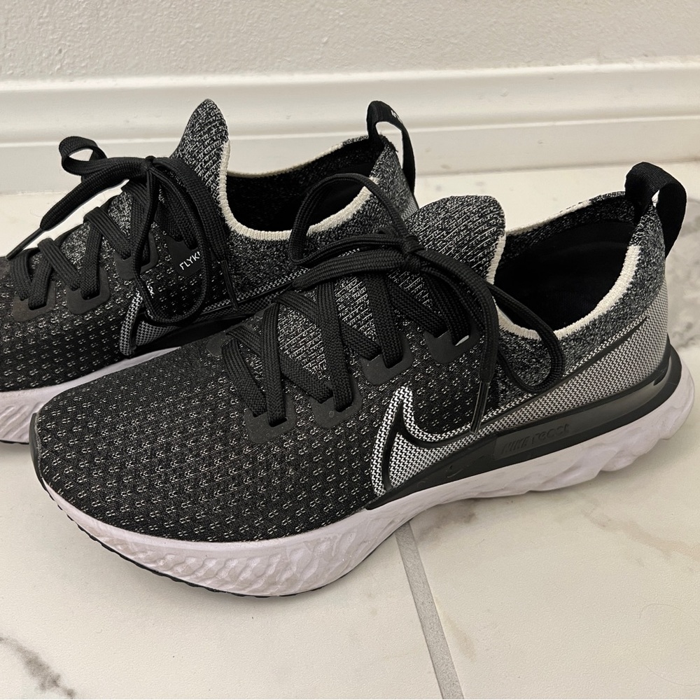 Women’s Nike React Infinity Run Flyknit Black Size 8.5